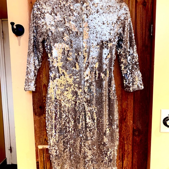 Gold sequin dress - Picture 2 of 3